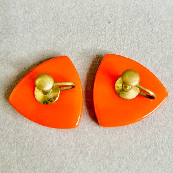 Vintage Orange Bakelite Triangular ScrewBack Earrings Tested - Picture 6 of 6